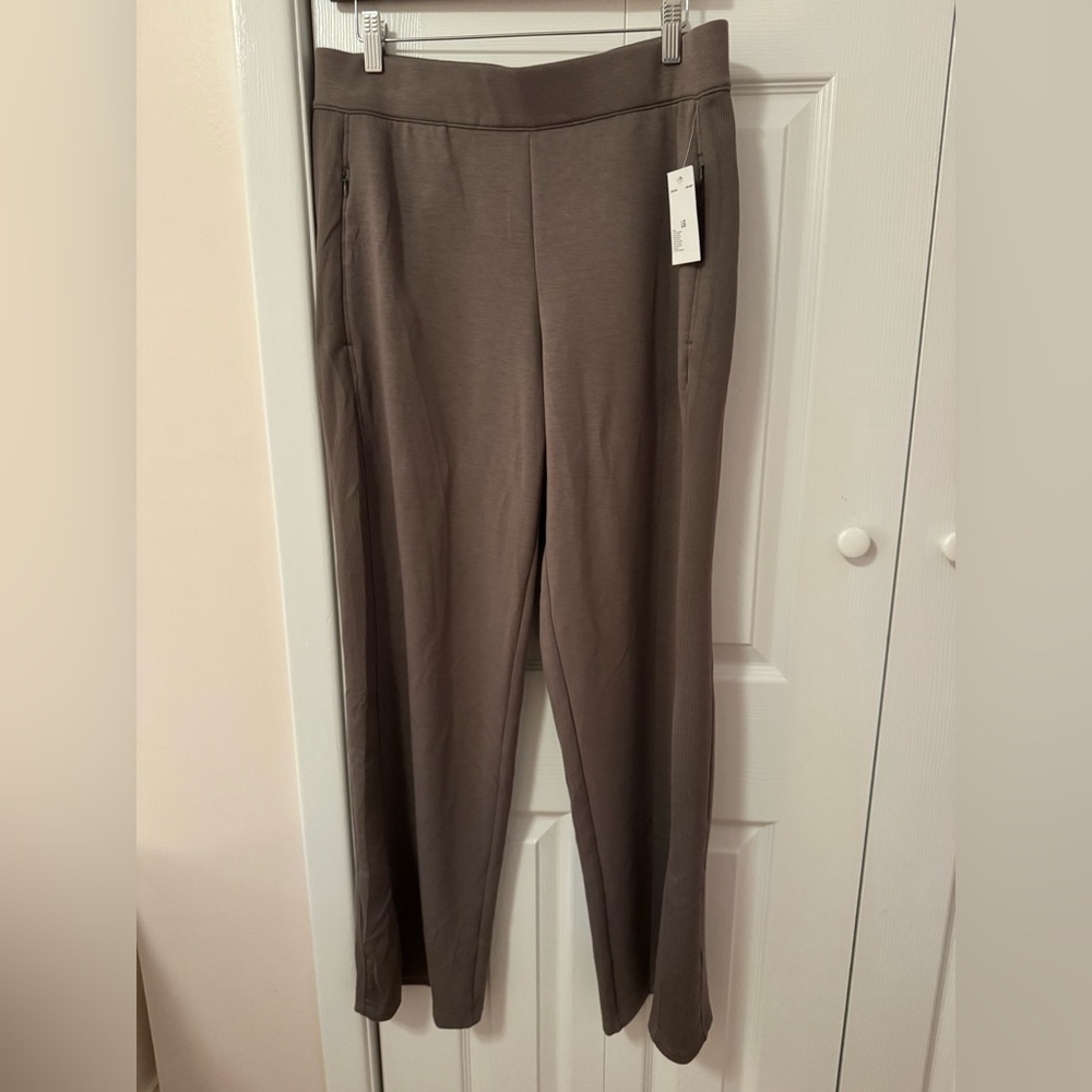 NWT Elie Tahari “Elie” Pull-On Pants in Ash Grey Taupe – Size Large